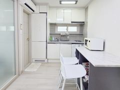 Fully furnished two-room apartment 2 minutes 4th image