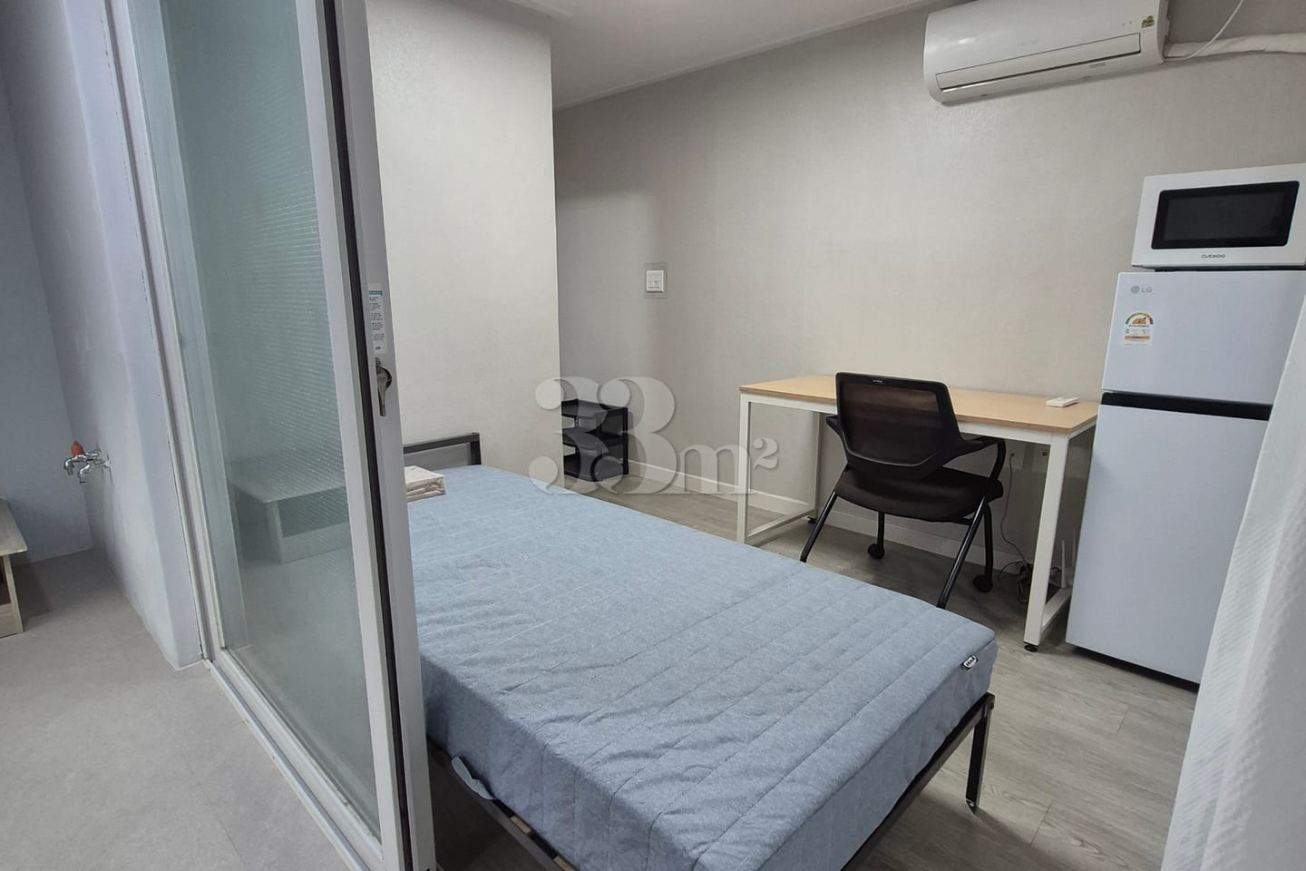 Yuseong: Good value for money, clean room 9th image