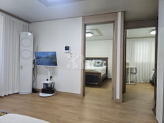 1 minute from the Han River; fully furnished; 2th image