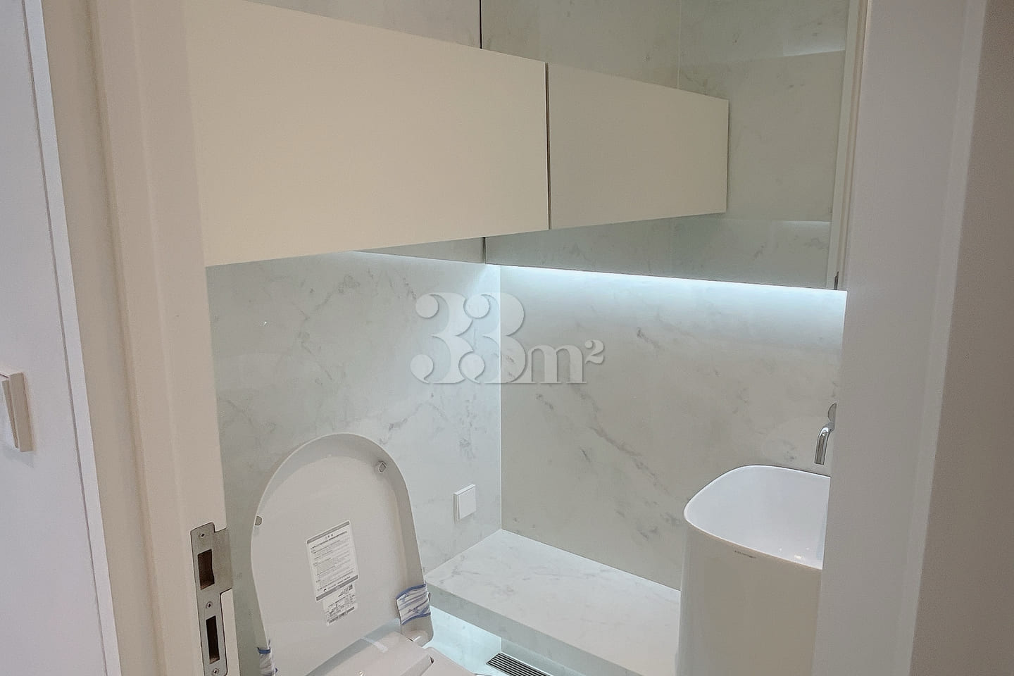 Newly built suite near Cheongdam Intersection 16th image