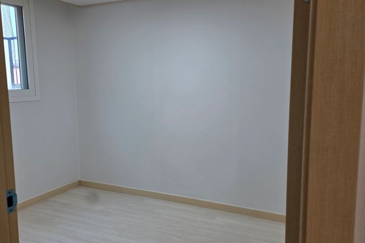 Great short-term rental in a nearly new build 4th image