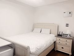 Two Bedrooms 1번째 이미지