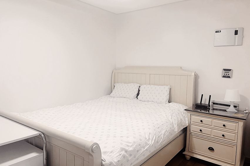 Two Bedrooms 1번째 이미지