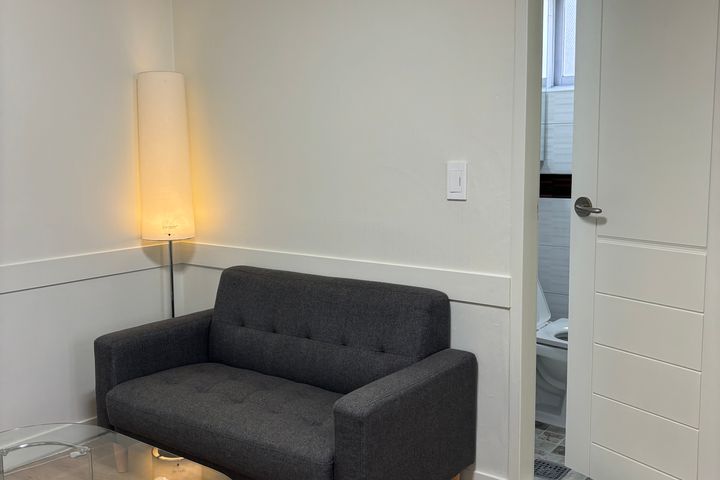 Cost-effective two-bedroom apartment in a dou 6th image