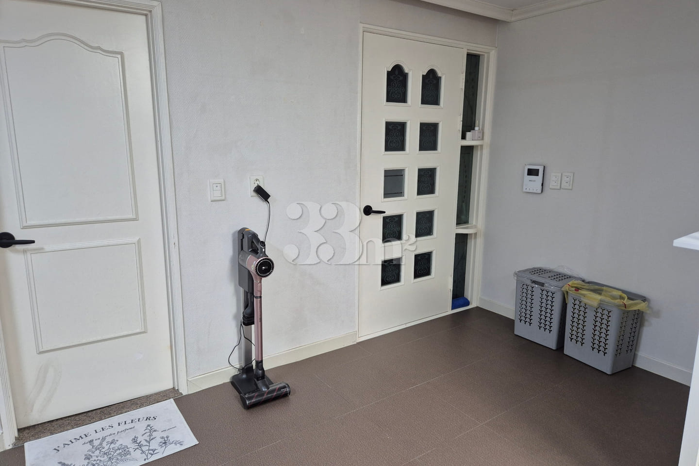 Fully Furnished Studio 🥇 Budget-Friendly Tri 7th image