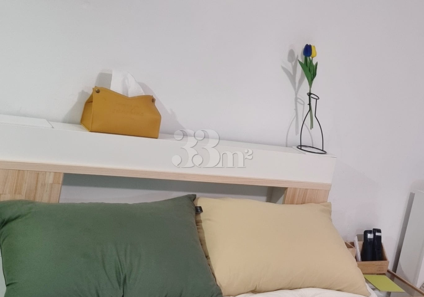 Great location in Sinchon; spacious room. 4th image