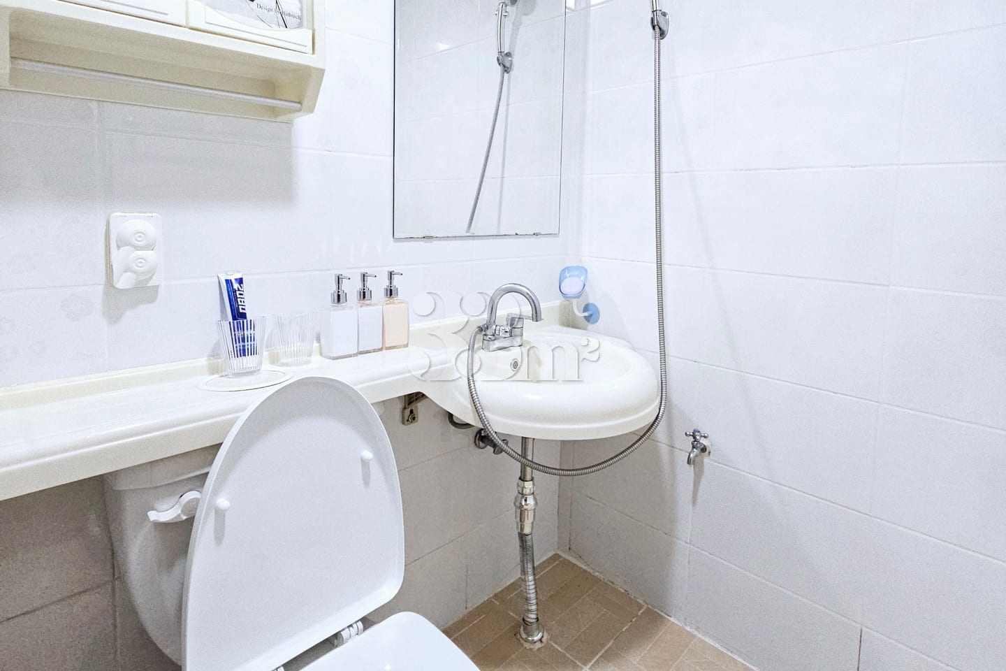A room with a stylish vibe near Gwangju Cheom 10th image