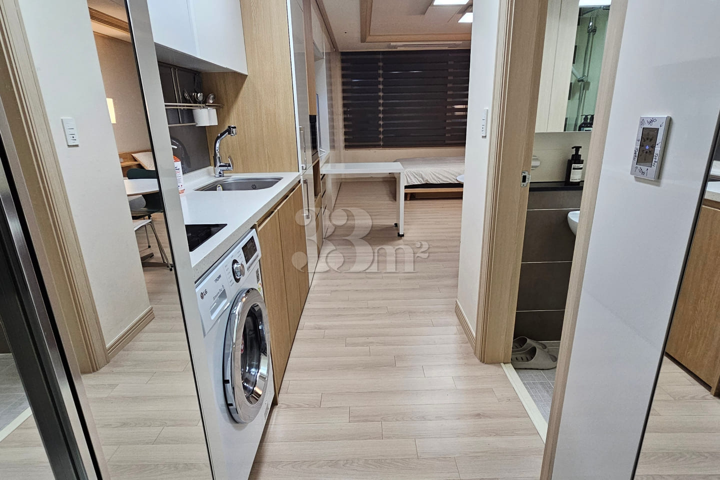 DM400 Suite A 8th image