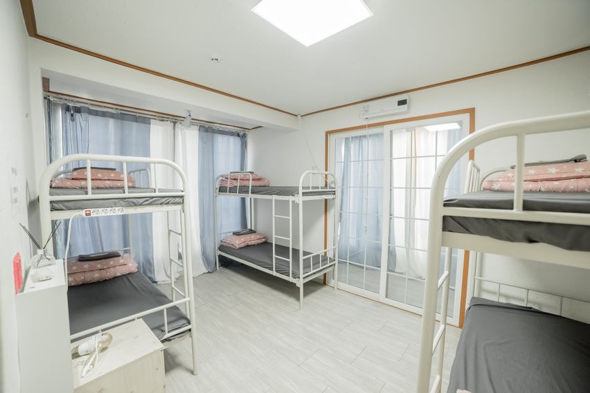 별게스트하우스입니다