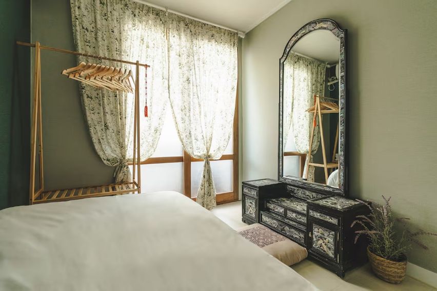 홍대 중심 3룸 4인