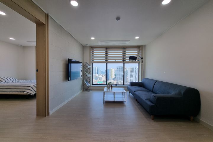 Fully furnished, 2 bedrooms, Gwangan Bridge v 2th image