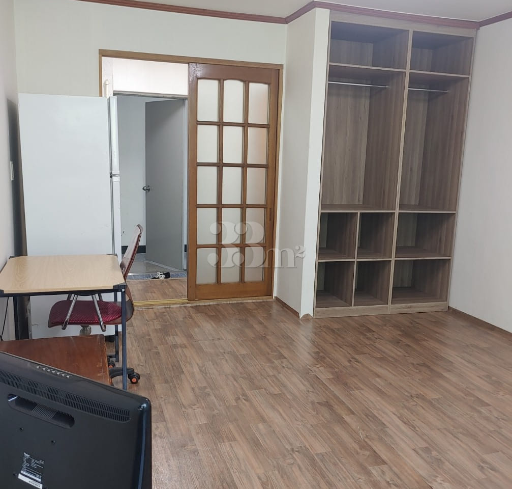 Room 403 0th image