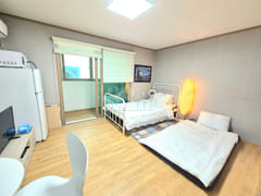 Standard Room 2 12th image