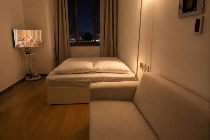Korea University ๐ New & Fully Furnished ๐ 1th image