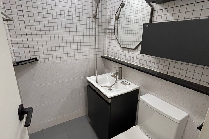 Near Hongik University Main Gate, 3 BR/2 BA 11th image