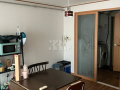 Dujeong studio or workspace π 6th image