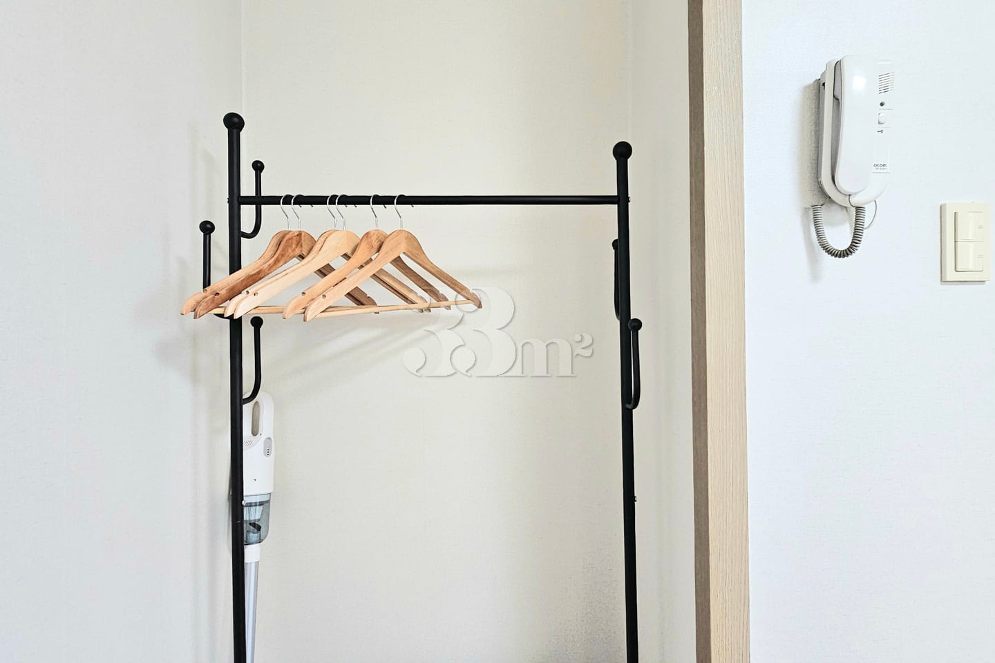 Fully furnished studio apartment near City Ha 12th image