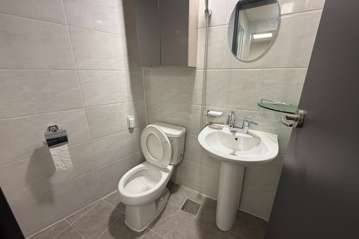 Room a 6-minute walk from Songtan Station 4th image
