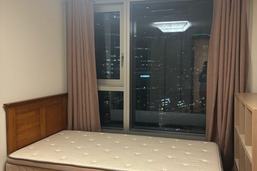 Connection to the International Business Dist 11th image