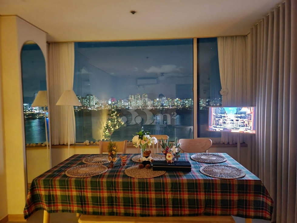 A stay with an open view of the Han River 6th image