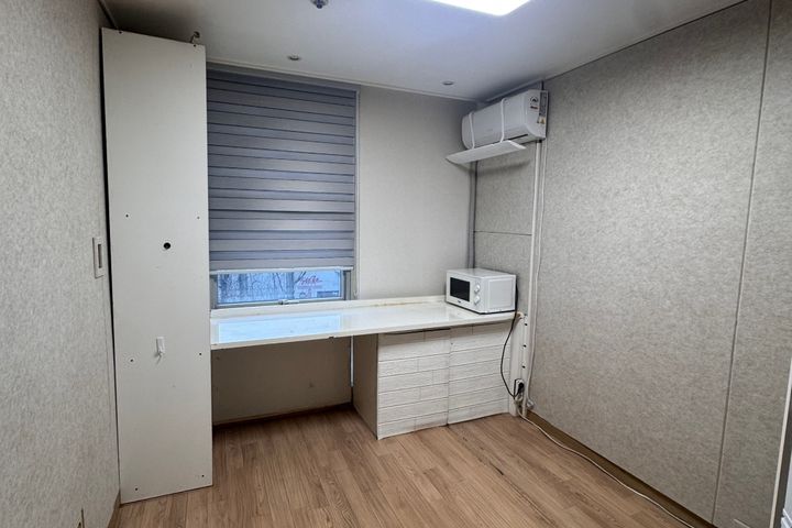 🎆신촌역 1분거리 1번째 이미지