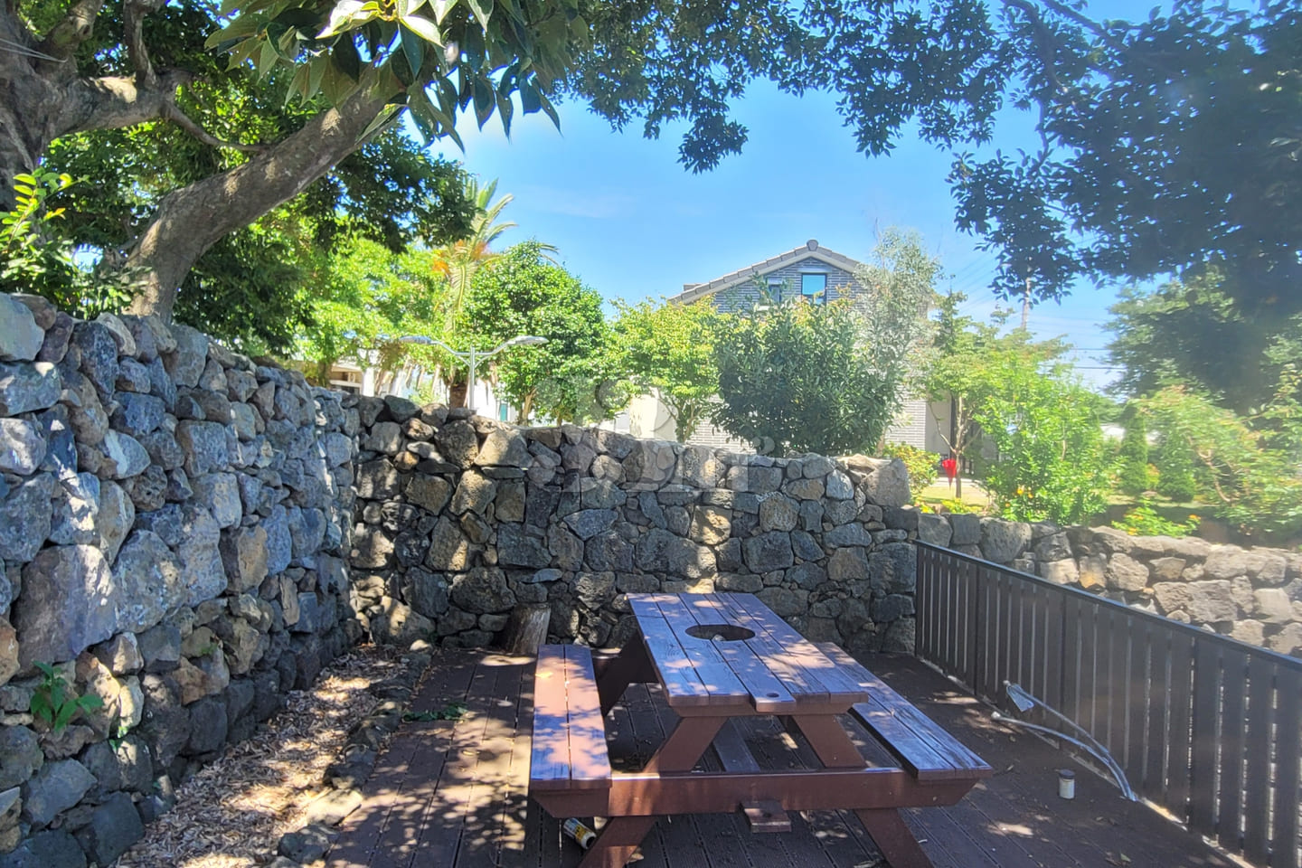 Private House, Jeju Original Reclaimed Wood 14th image