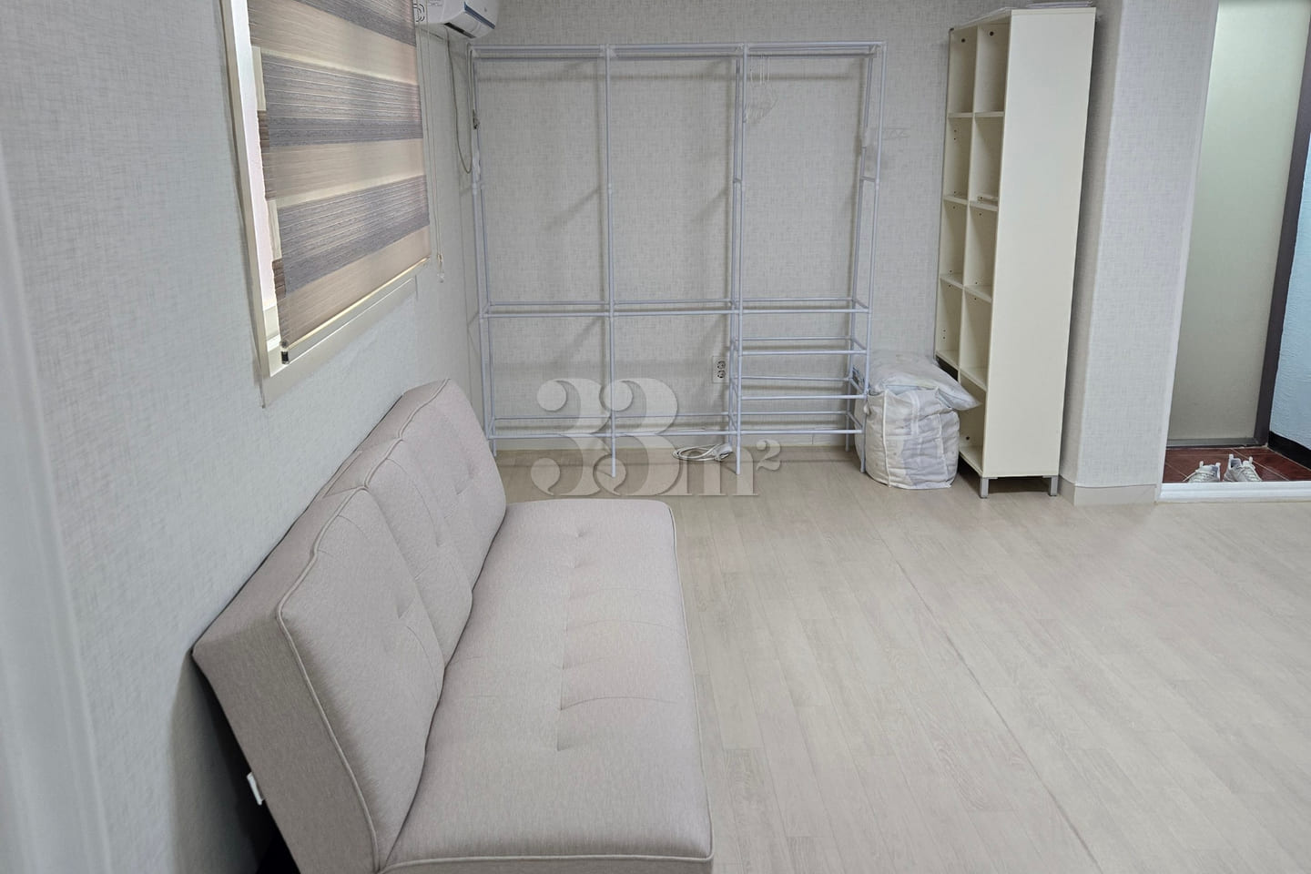 Separated studio apartment 5th image