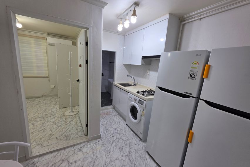 광장로 하얀집 201호