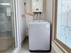 Fully furnished studio apartment near City Ha 13th image