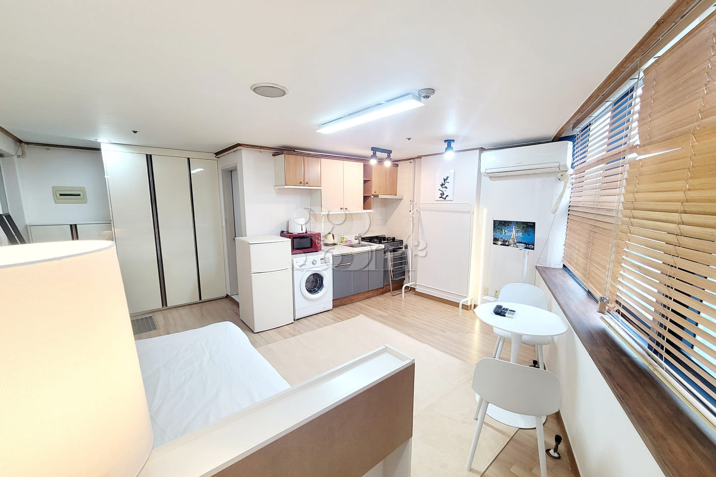 🤵 Sinchon: High-rise view, right next to the 4th image