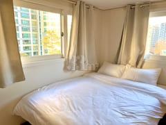 3 Bedrooms / 2 Bathrooms / Parking / Convenie 7th image