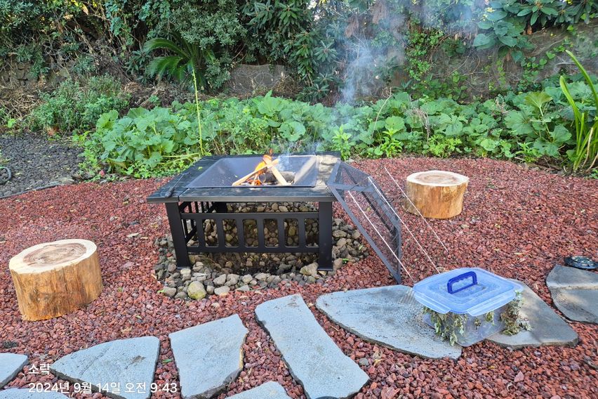 제주시골 마당있는 돌집
