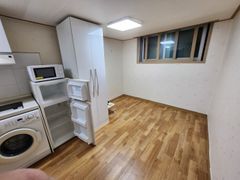 Room 202 0th image