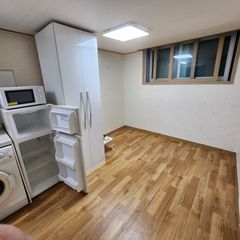 Room 202 Unit Image