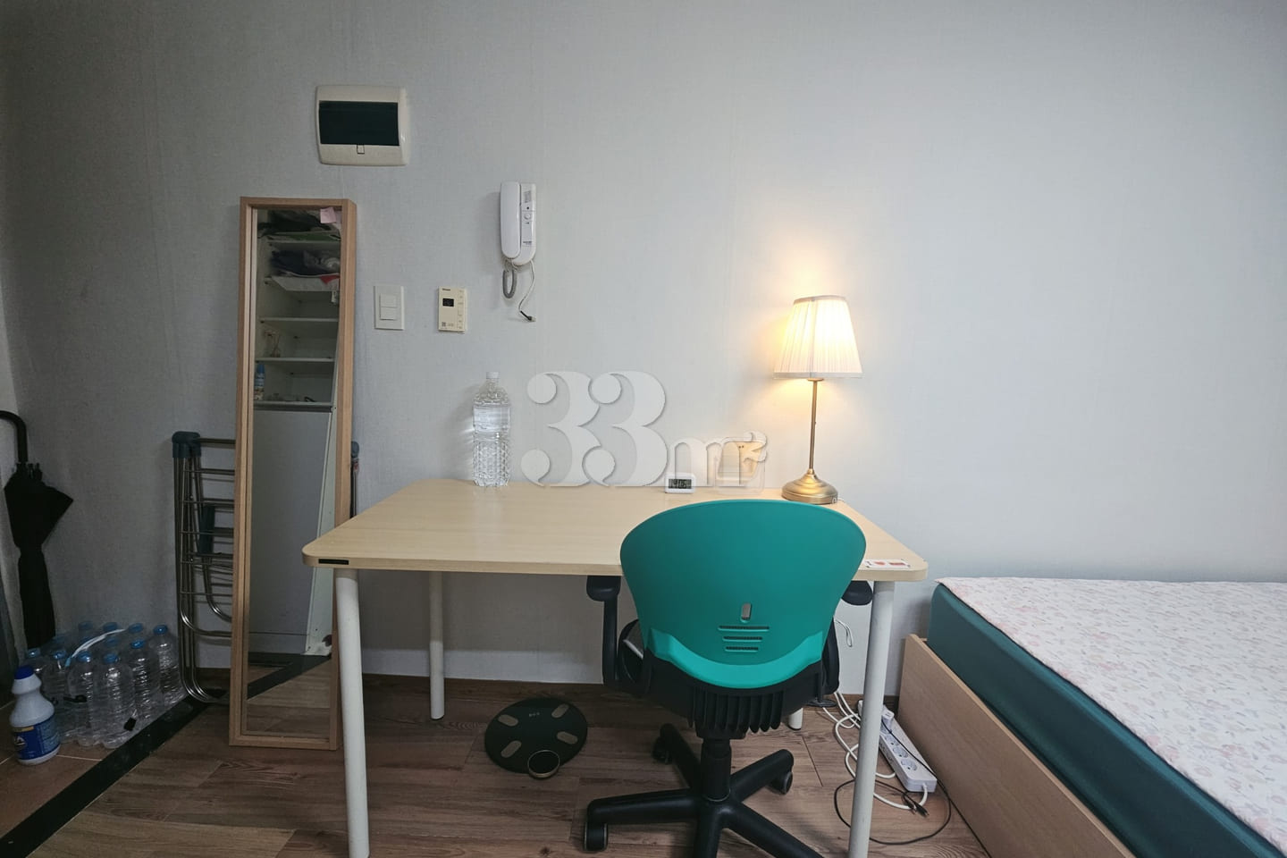 Clean and affordable studio apartment. 8th image