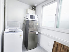 Remodeled, fully furnished H31 4th image