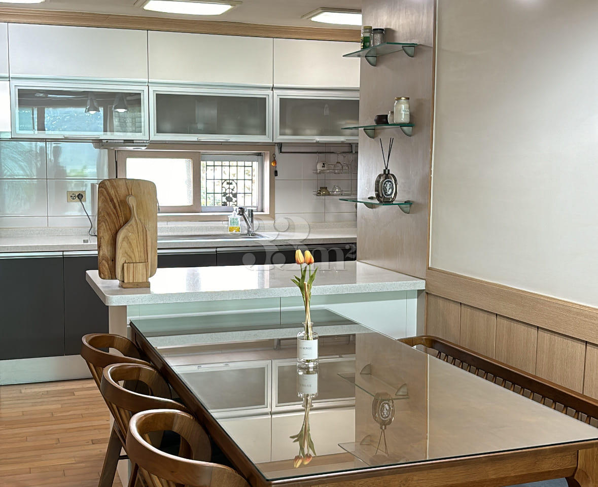 4-bedroom apartment (42 pyeong) in Hongdae, S 4th image