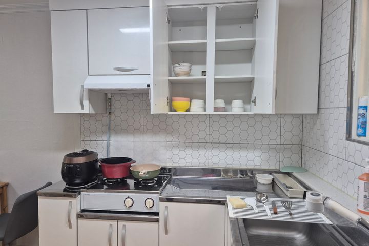 3-bedroom unit on the 1st floor near Galma St 1th image