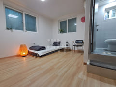 Spacious and clean room 1th image