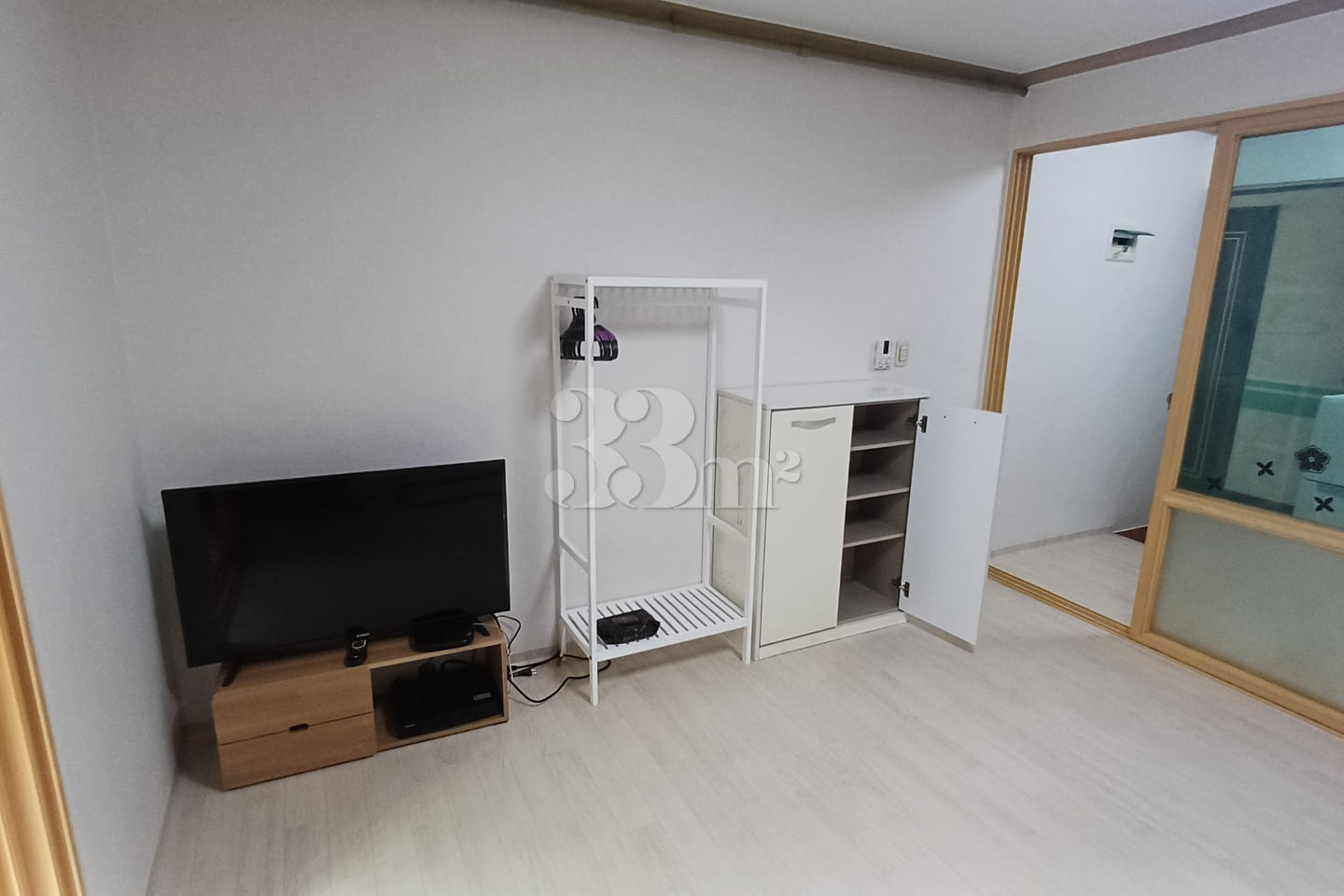 Fully furnished studio apartment 4th image