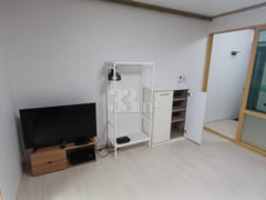 Fully furnished studio apartment 4th image