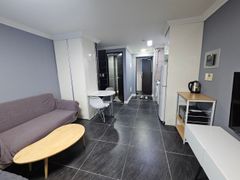 One-room apartment near Busan Dusil Station, 1th image