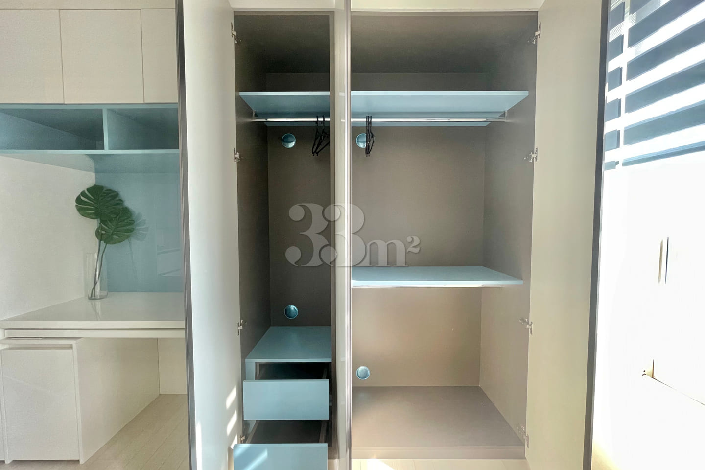 Fully furnished apartment in the prime area o 4th image