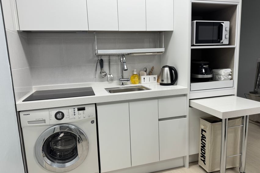 ✨Sinchon Station Area, Fully Furnished Studio 7th image