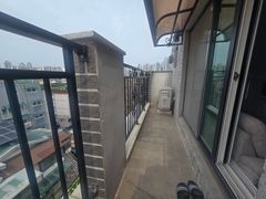 Clean Gaebong-dong unit with a small terrace 11th image