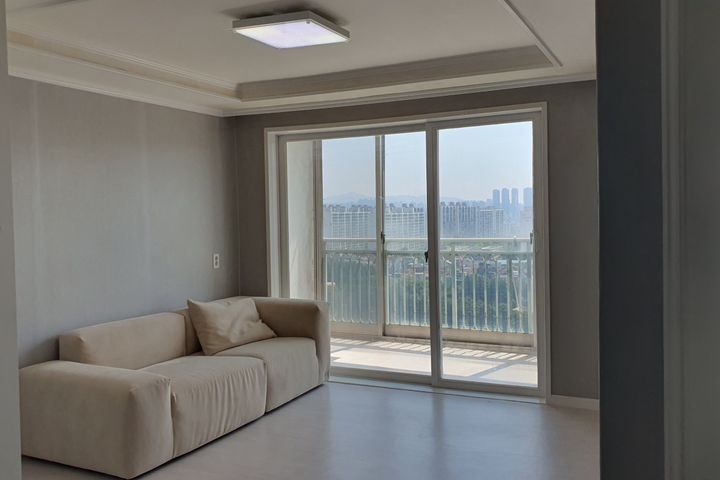 1 large room, 1 small room, 1 kitchen 19th image