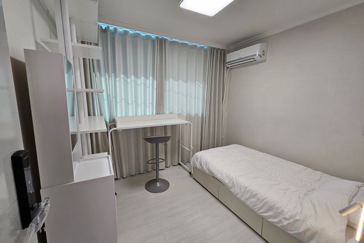 Room 2 2번째 이미지