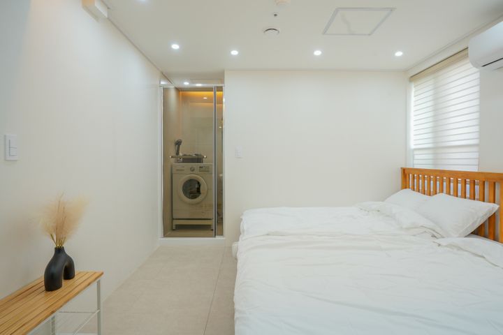 3-person room near Myeongdong Station, Seoul 3th image