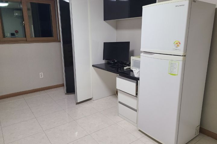 Room 502 3th image