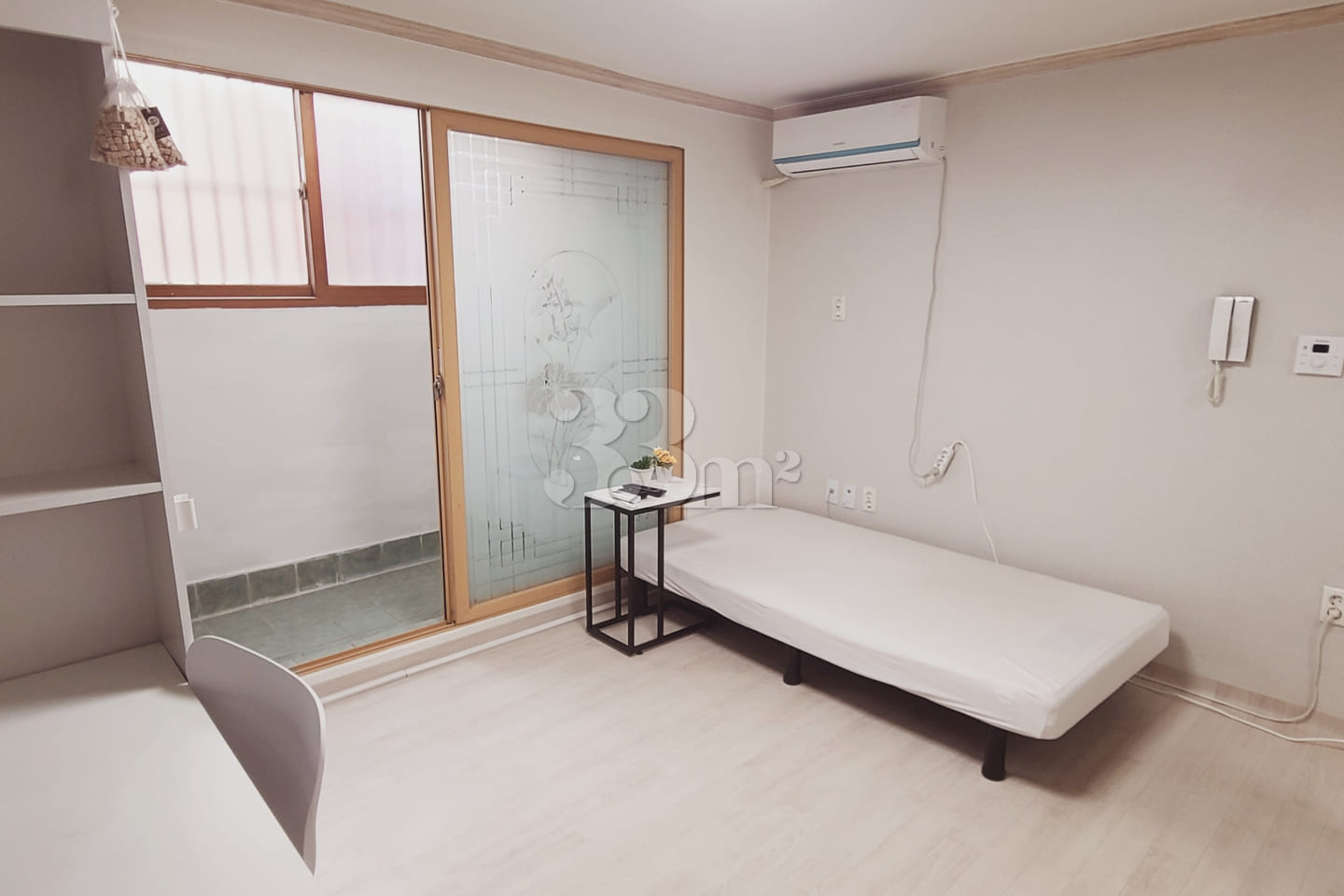 Fully-furnished Studio with Parking (Unit 3) 2th image
